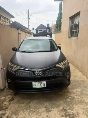 Toyota RAV4 XLE 4dr SUV AWD (2.5L 4cyl 6A) 2015 Black
