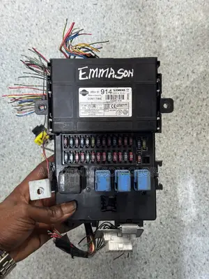 Nissan Primera P11 Fuse Box & Central Locking Control Unit