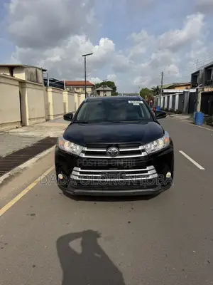Toyota Highlander XLE 4x4 V6 (3.5L 6cyl 8A) 2017 Black