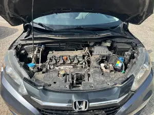 Honda HR-V 4dr SUV (1.5L 4cyl CVT) 2016 Gray