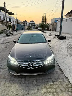 Mercedes-Benz E350 Base 4Matic Sedan AWD (3.5L 6cyl 7A) 2014 Black