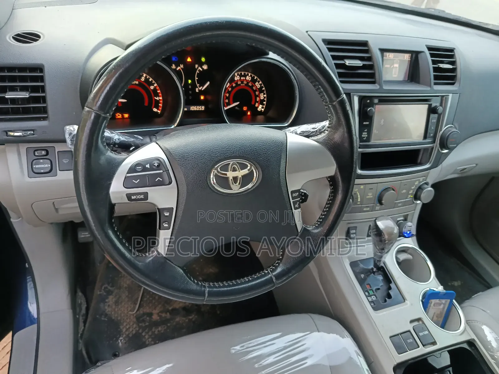 Toyota Highlander SE 2012 Blue
