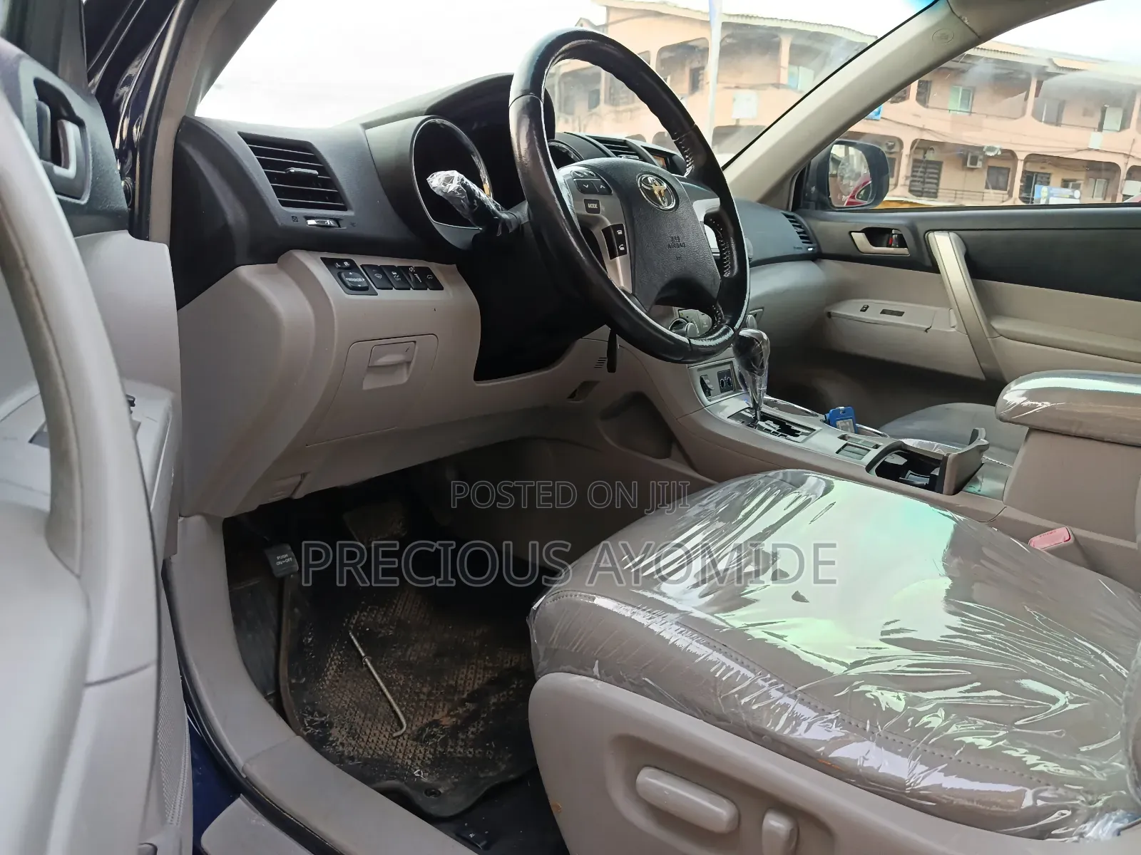 Toyota Highlander SE 2012 Blue