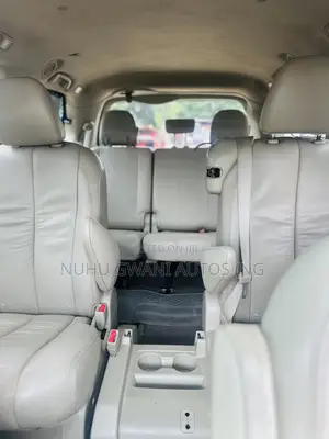 Toyota Sienna 2011 Gray