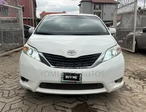 Toyota Sienna 2011 White