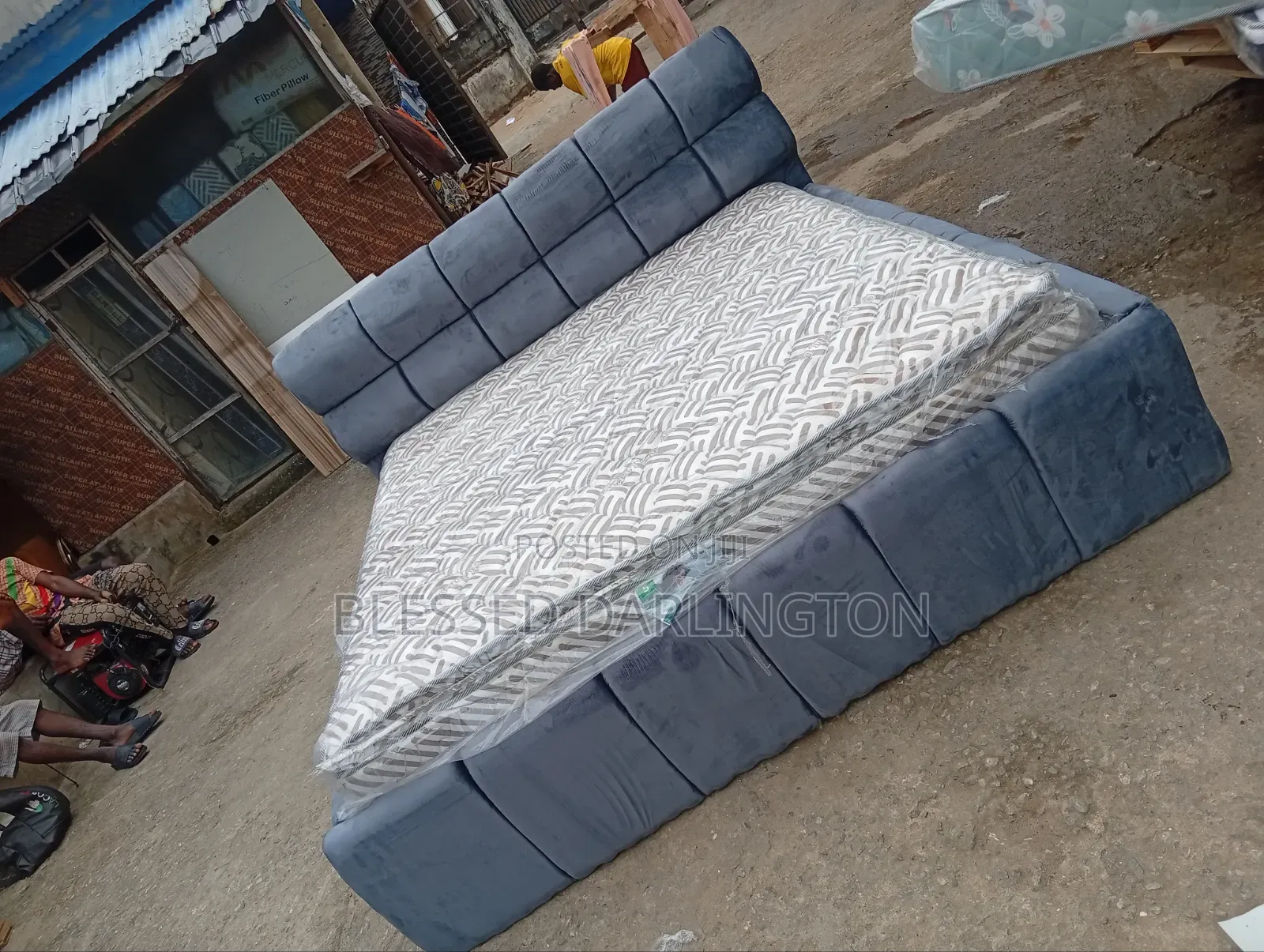 6/6 High Bubble Bed Frame