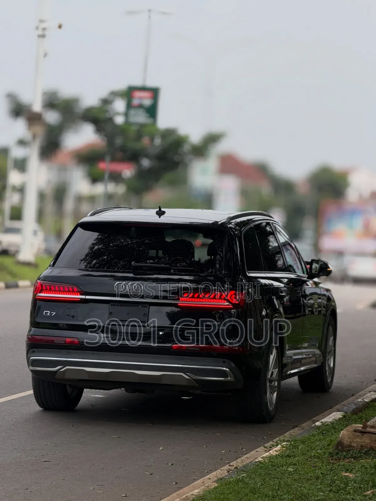 Audi Q7 2022 Black