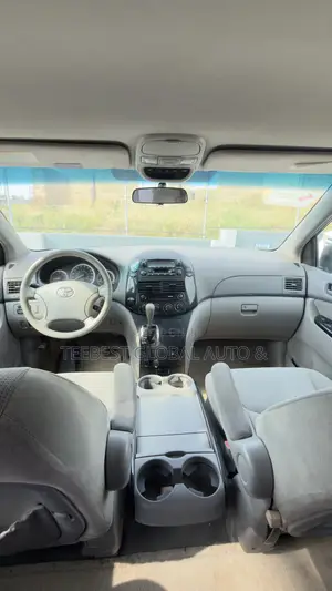Toyota Sienna LE FWD (3.3L V6 5A) 2004 Burgundy