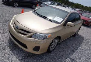 Toyota Corolla 2011 Gold