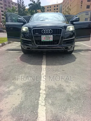 Audi Q7 3.0T Premium AWD quattro 2013