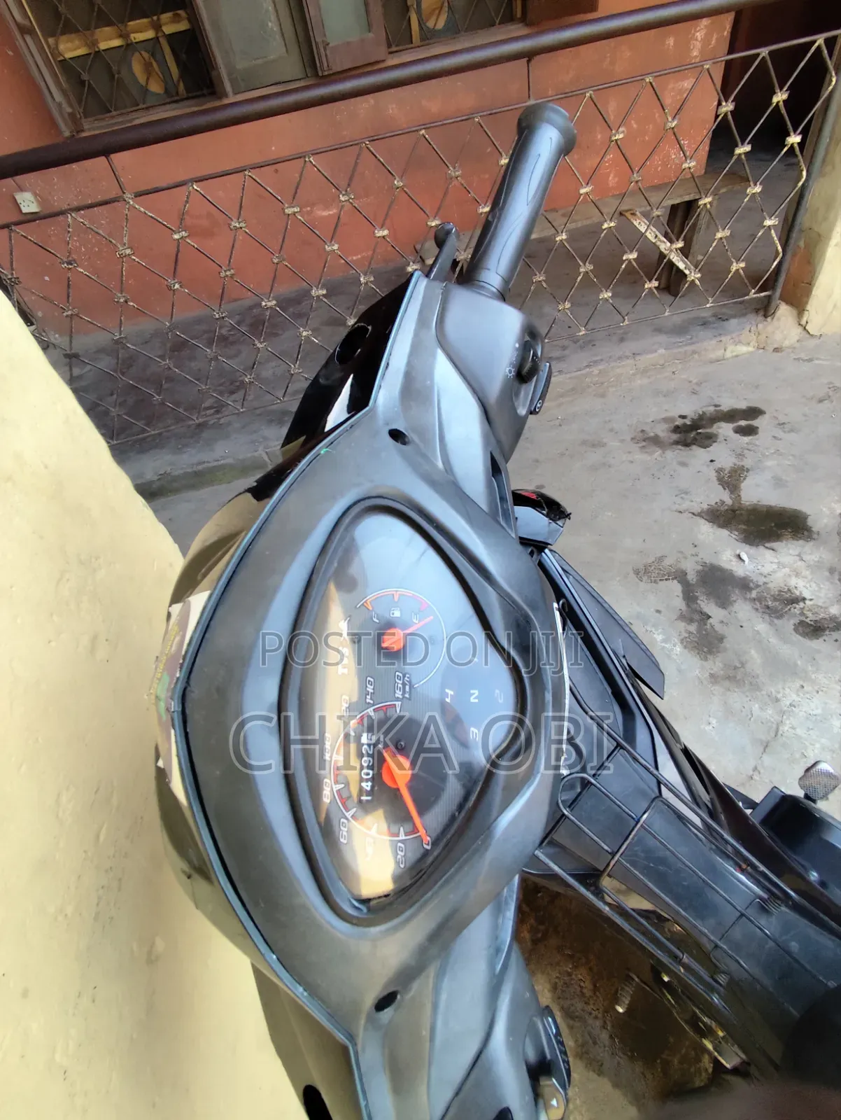 TVS Neo NX 2023 Black