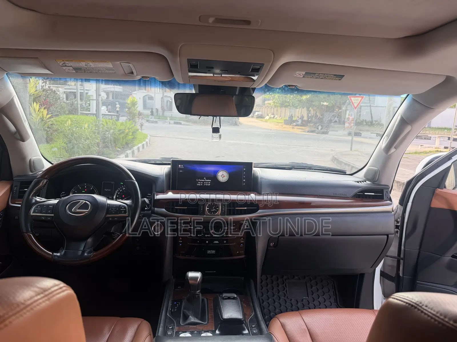 Lexus LX 570 AWD 2017 White