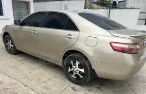 Toyota Camry LE 4dr Sedan (2.4L 4cyl 5A) 2008 Gold
