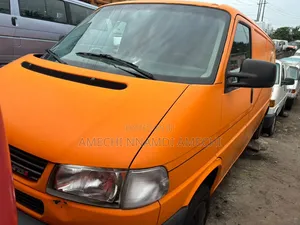 Volkswagen Transporter 2005 Orange