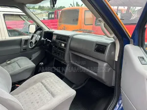 Volkswagen Transporter 2005 Orange