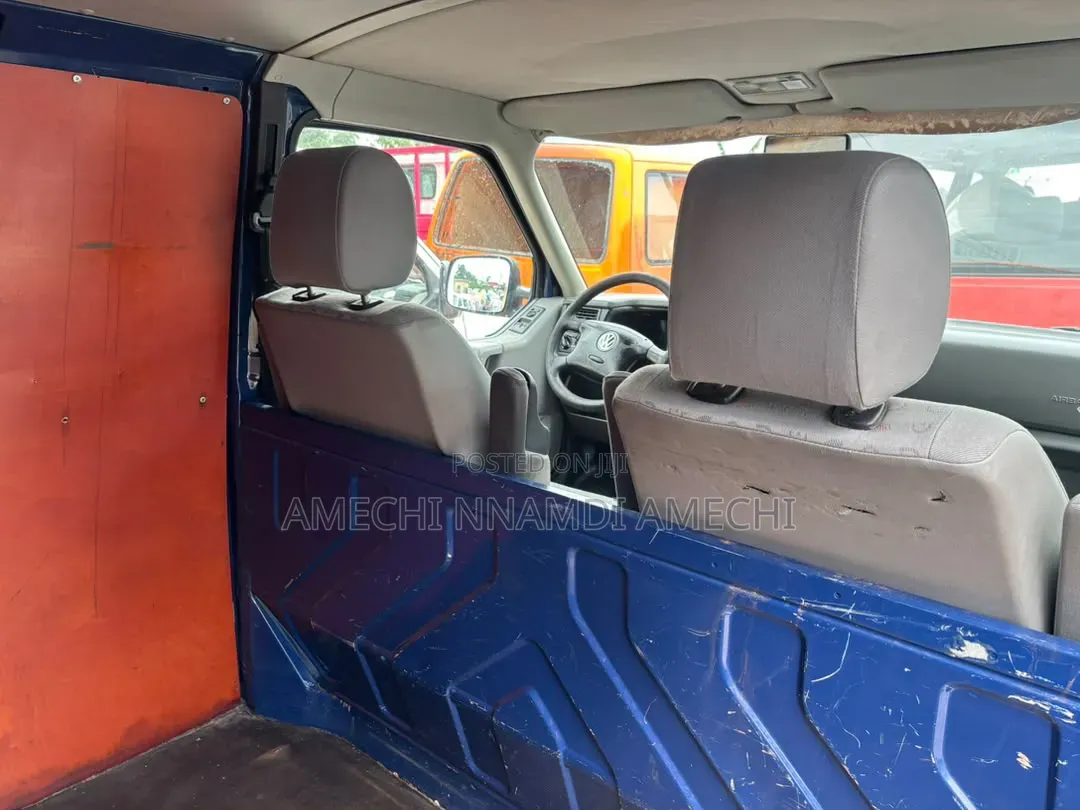 Volkswagen Transporter 2005 Orange