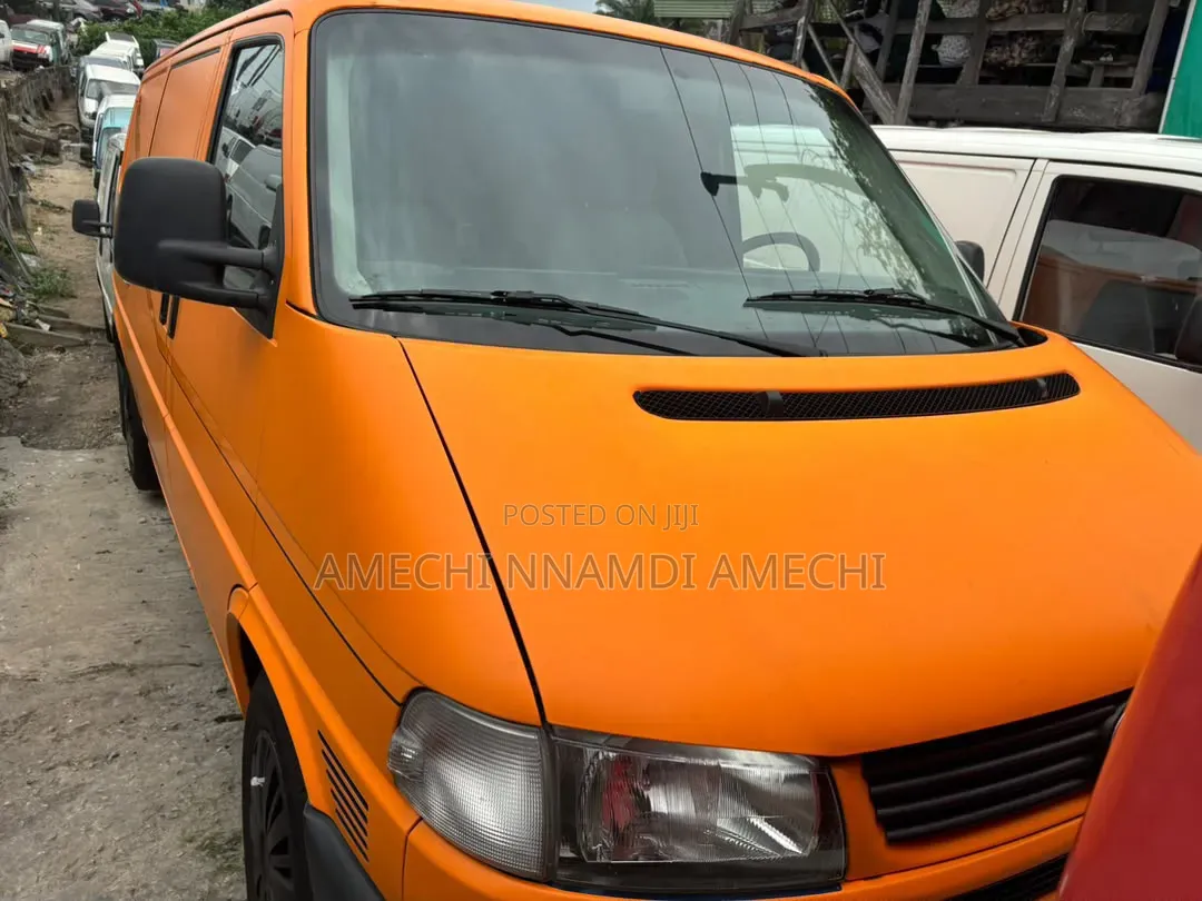 Volkswagen Transporter 2005 Orange