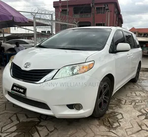 Toyota Sienna 2013 White