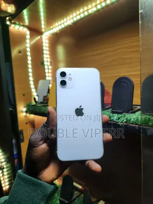 Apple iPhone 11 64 GB White