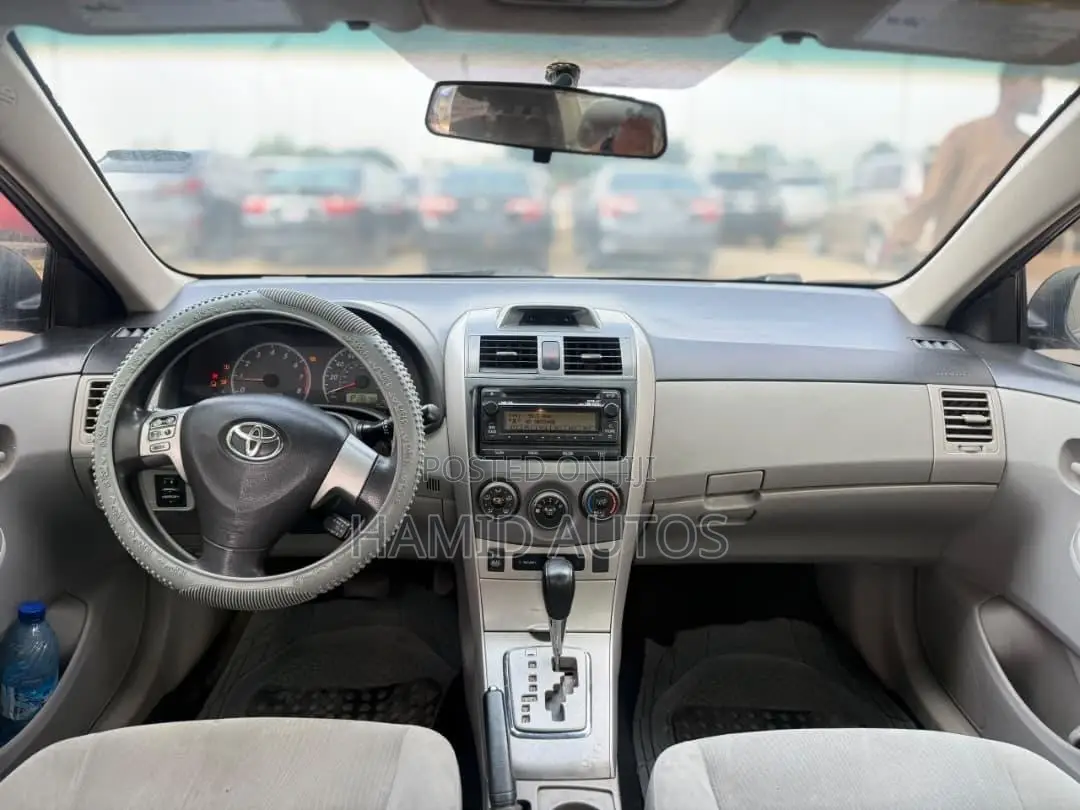 Toyota Corolla 2013 Gray