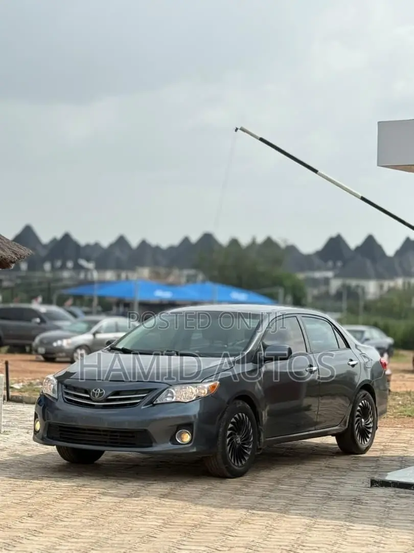 Toyota Corolla 2013 Gray