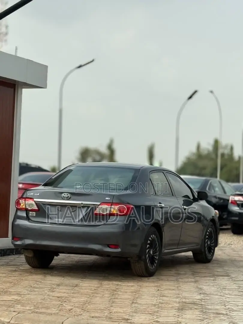 Toyota Corolla 2013 Gray