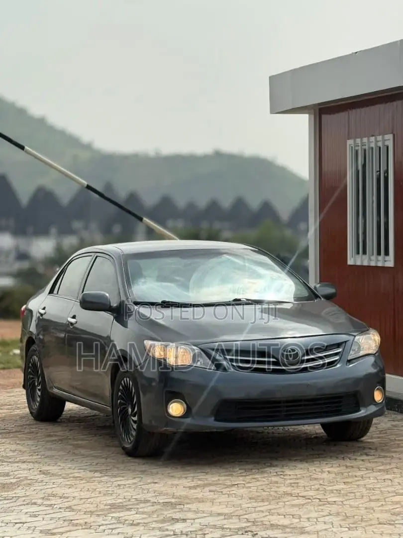Toyota Corolla 2013 Gray