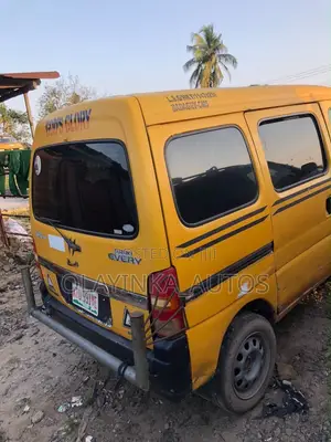 Suzuki APV Minibus 2010 Yellow