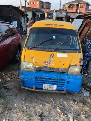 Suzuki APV Minibus 2010 Yellow