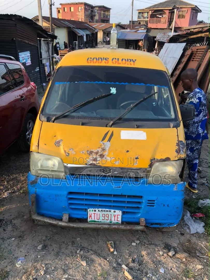 Suzuki APV Minibus 2010 Yellow