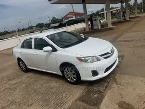Toyota Corolla LE 4dr Sedan (1.8L 4cyl 4A) 2010 White