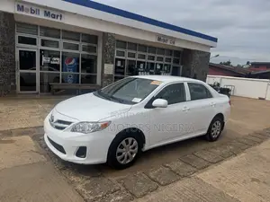 Toyota Corolla LE 4dr Sedan (1.8L 4cyl 4A) 2010 White