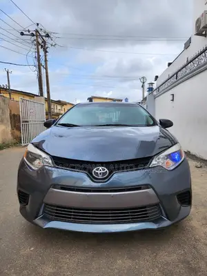 Toyota Corolla LE Premium 4dr Sedan (1.8L 4cyl CVT) 2016 Gray