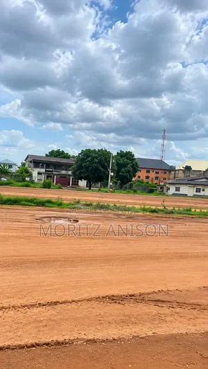 For SALE ON DISTRESS of a Very Close to Golf Estate