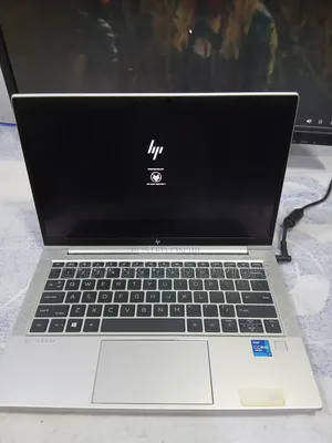 Laptop HP EliteBook 830 G8 8GB Intel Core i7 SSD 512GB
