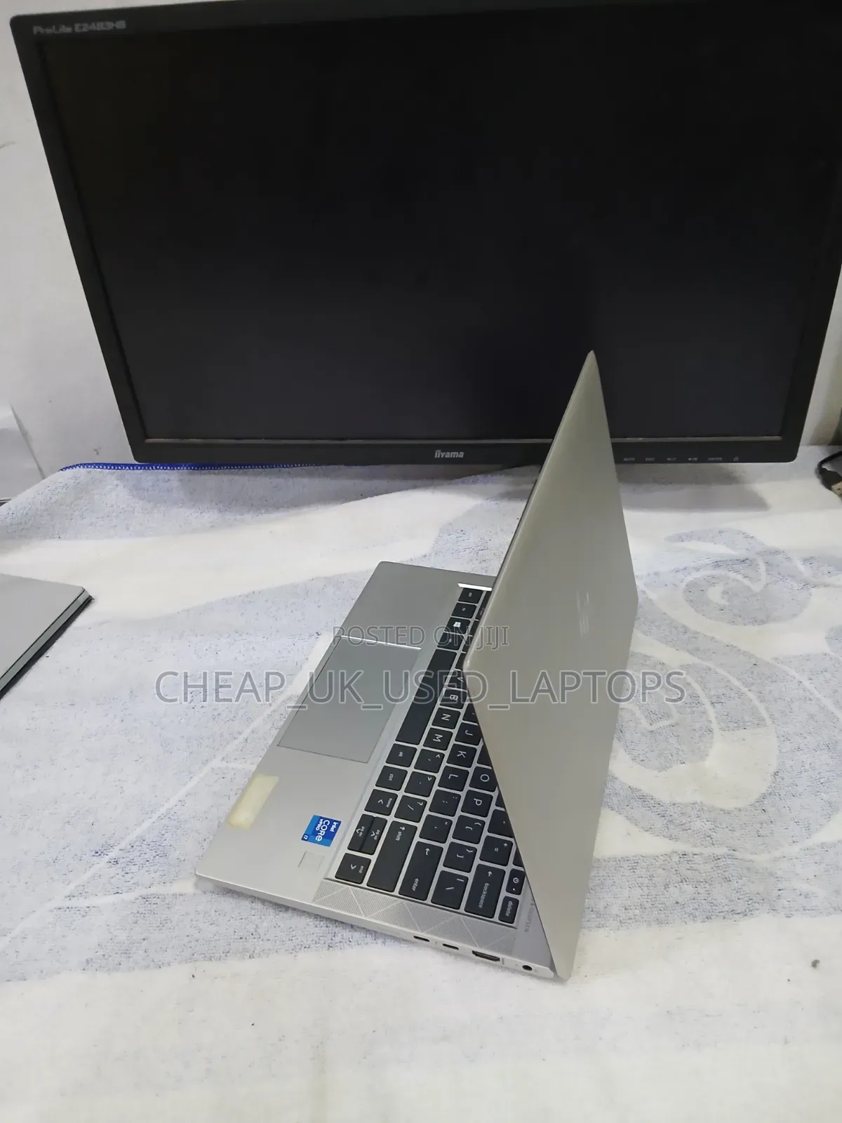 Laptop HP EliteBook 830 G8 8GB Intel Core i7 SSD 512GB