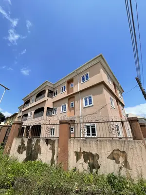 3bdrm Block of Flats in Ikenegbu Layout, Owerri for sale