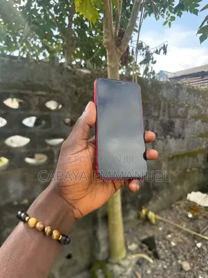 Apple iPhone XR 64 GB Red