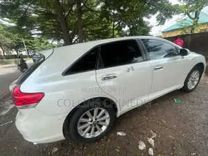 Toyota Venza 2010 White