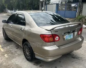 Toyota Corolla 2005 Gold