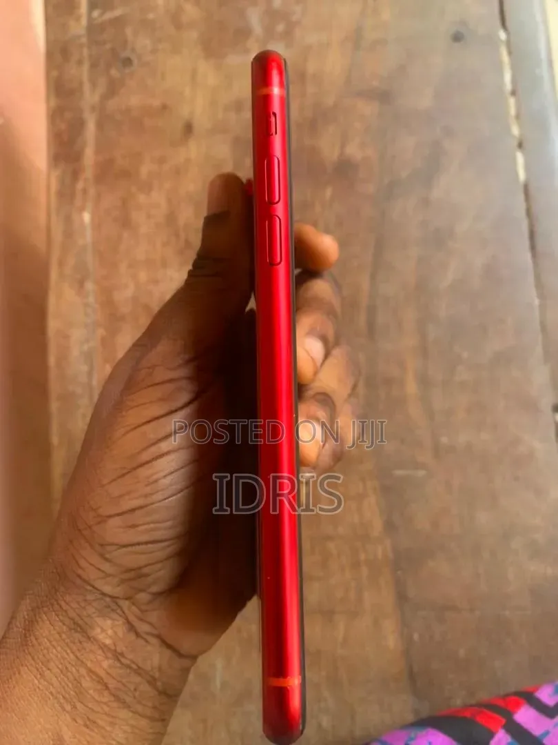 Apple iPhone XR 128 GB Red