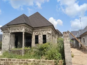 5bdrm Bungalow in Abraka, Ethiope East for sale