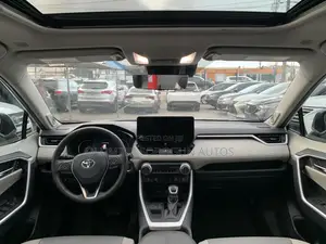Toyota RAV4 XLE AWD 2024 White
