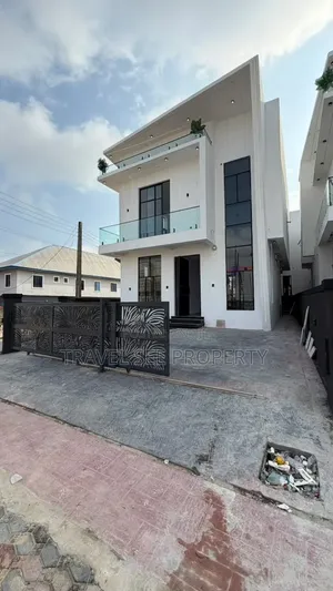 4bdrm Duplex in Private Estate Ikota for sale