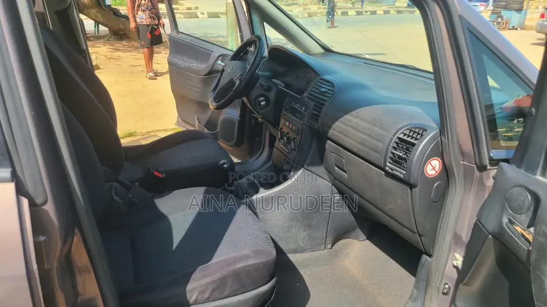 Opel Zafira 2002 Brown