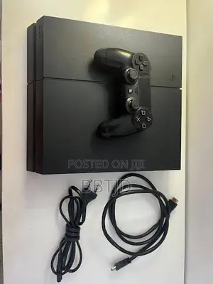 Used Jailbroken PS4 Fat With 1 Controller