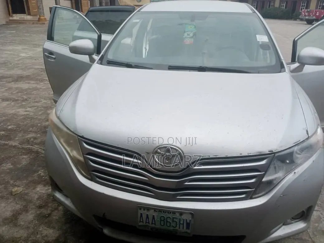 Toyota Venza 2011 Silver