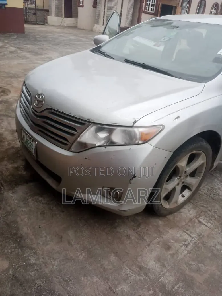 Toyota Venza 2011 Silver