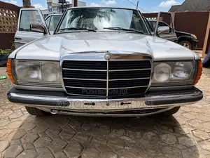 Mercedes-Benz 230E 1982 Gray