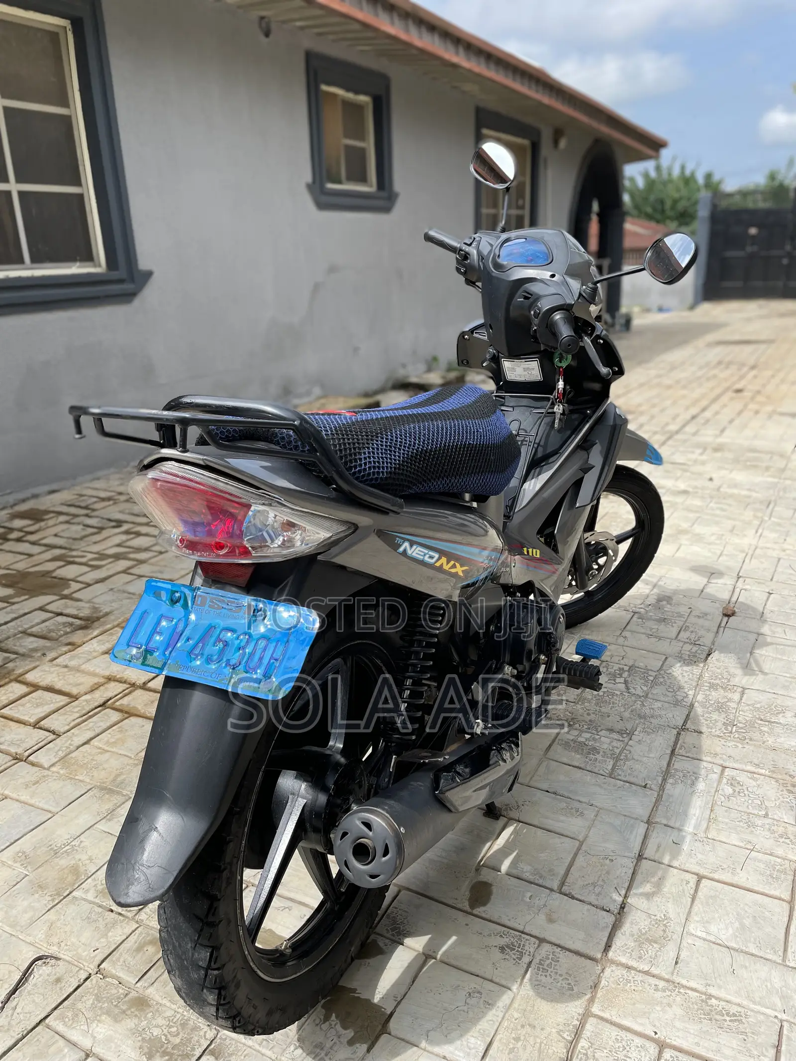 TVS Neo NX 2025 Silver